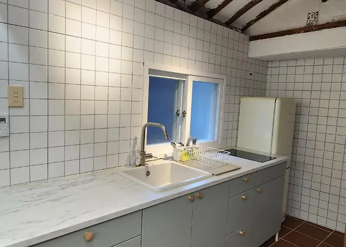 Hausda Suchon Private Yard Hanok 2minstation 2br 5guests 3beds Sofabed 8table Holiday home *