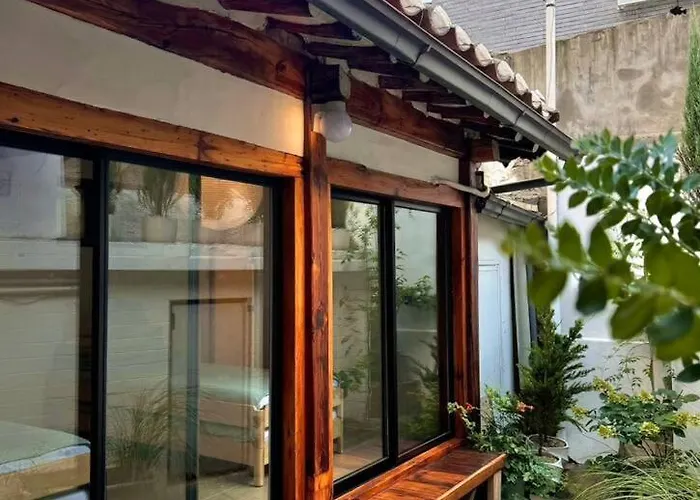 Tatil Evi Hausda Suchon Private Yard Hanok 2minstation 2br 5guests 3beds Sofabed 8table