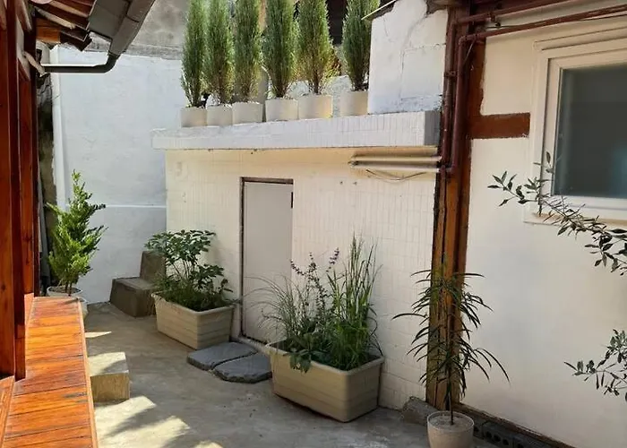 Holiday home Hausda Suchon Private Yard Hanok 2minstation 2br 5guests 3beds Sofabed 8table Seoul