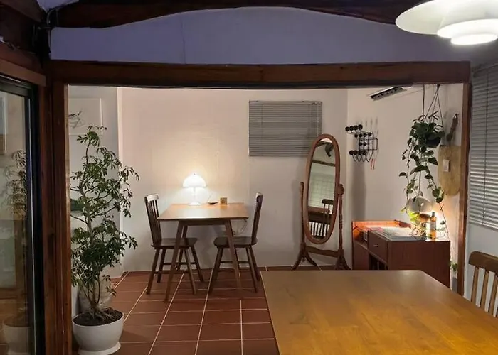 Holiday home Hausda Suchon Private Yard Hanok 2minstation 2br 5guests 3beds Sofabed 8table Seoul