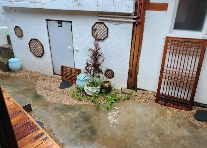 Holiday home Hausda Suchon Private Yard Hanok 2minstation 2br 5guests 3beds Sofabed 8table *
